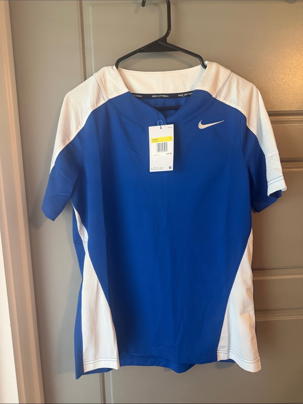 NWT Nike Women’s Royal Blue and White Short Sleeve Athletic Top